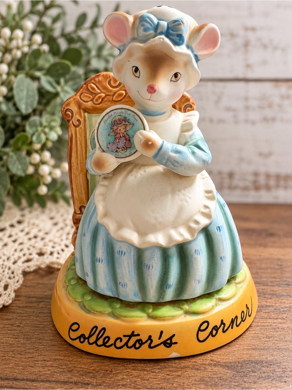 Vintage 1982 Avon Cherished Moments Collector’s Corner Mouse Figurine Japan